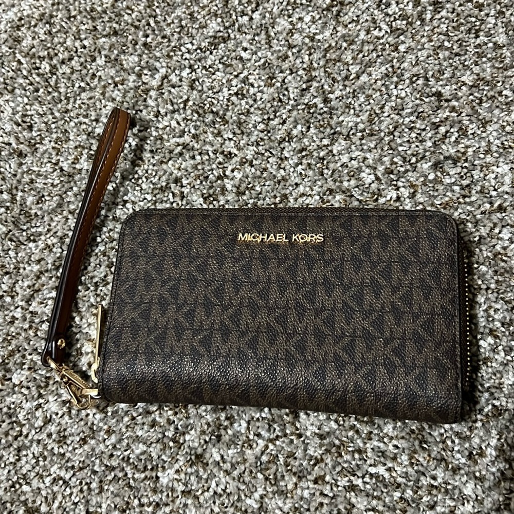 Micheal Kors wallet